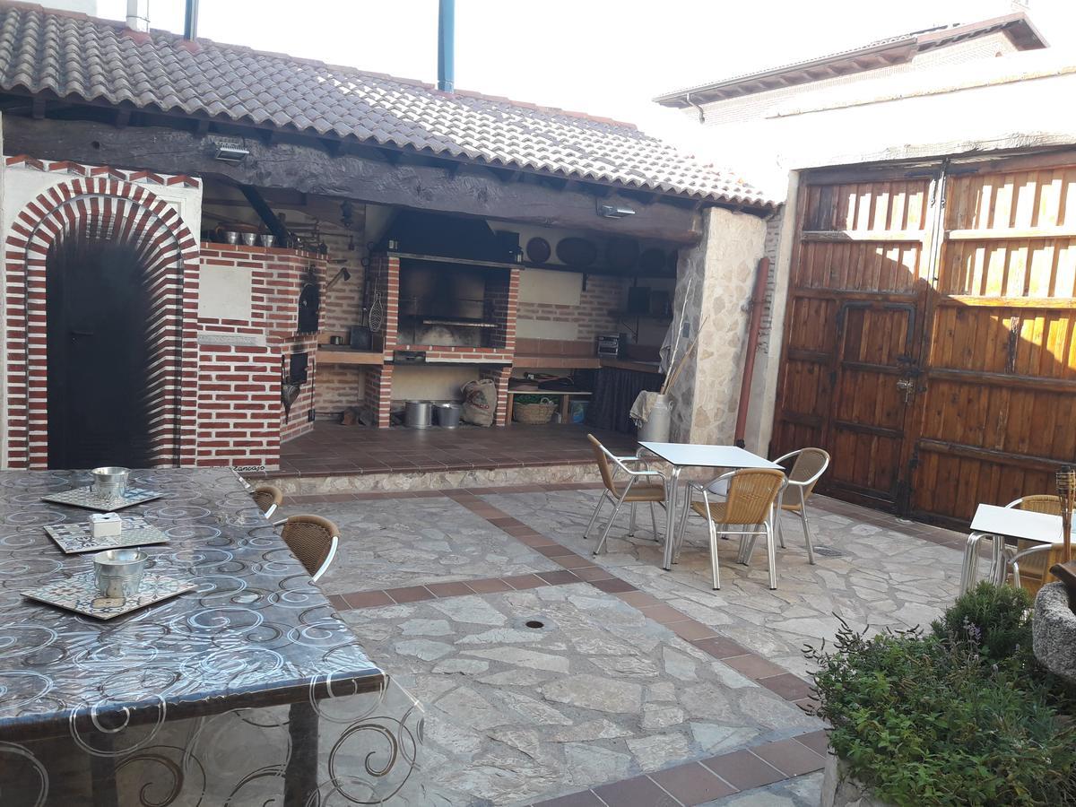 Casa Rural La Casa De Las Manuelas Horcajo de las Torres Dış mekan fotoğraf