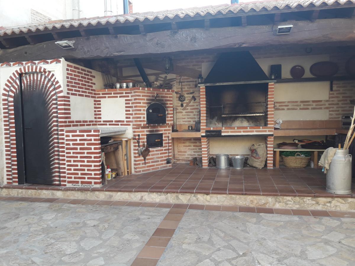 Casa Rural La Casa De Las Manuelas Horcajo de las Torres Dış mekan fotoğraf
